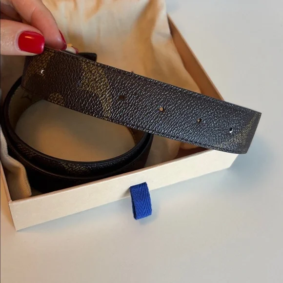 ◼️Louis Vuitton M0149 Santur LV Iconic 30MM Reversible Belt Brown - Picture 7 of 8